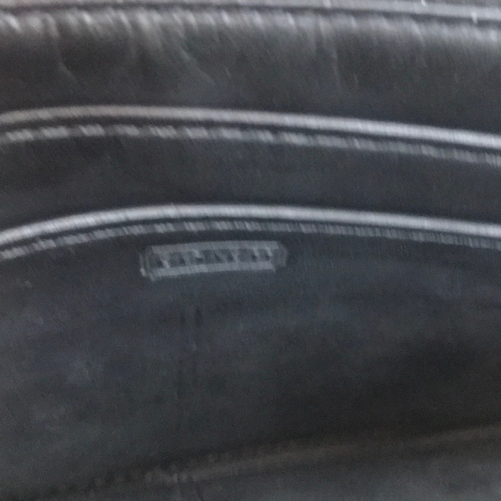 Coach wristlet black with patent leather trim - Picture 8 of 8